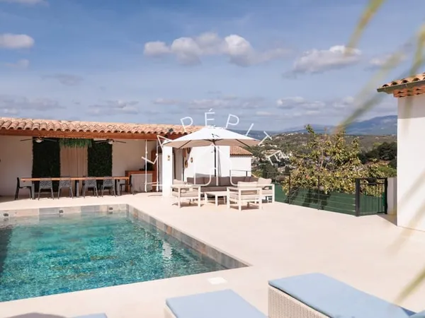 PÉGOMAS Villa coup de coeur rénovée avec piscine Calme ab