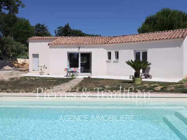 Belle maison récente avec vue et piscine