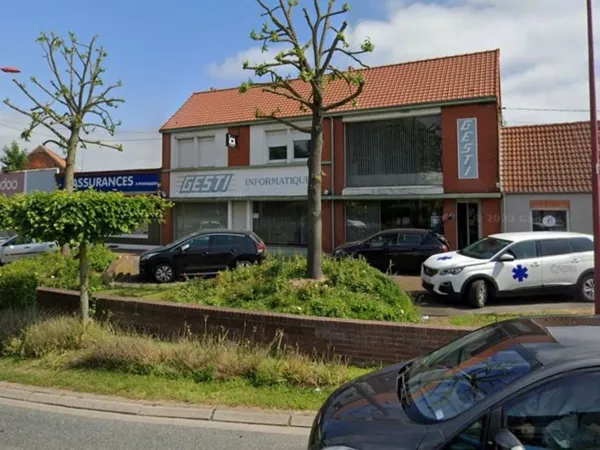 Local professionnel 250 m²