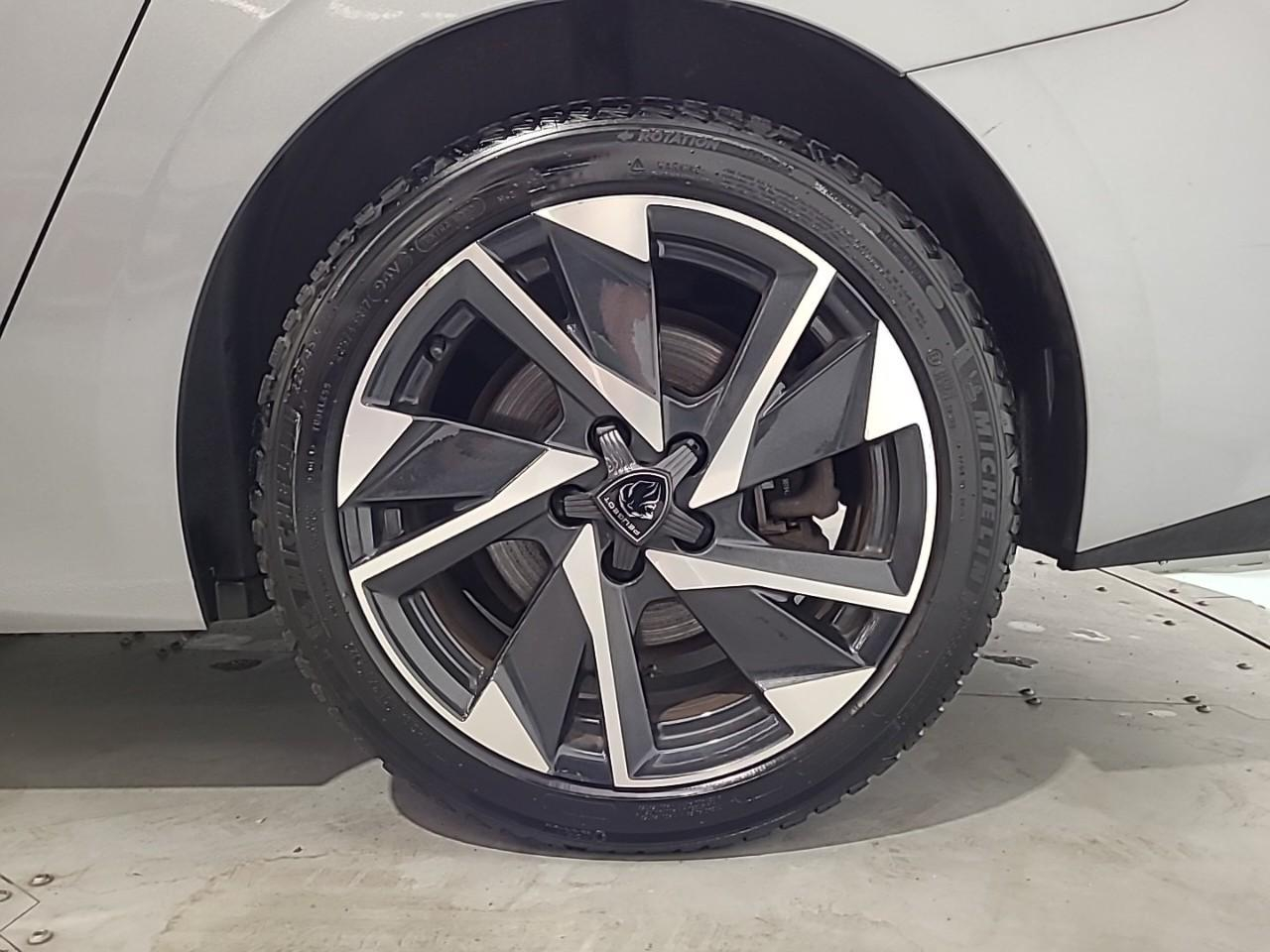 Peugeot 308 sw phev 180 e-eat8 allure pack — photo 16