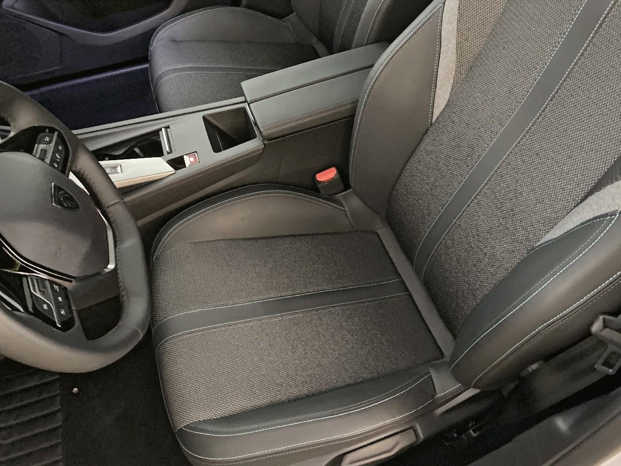 Peugeot 308 hybrid 145 e-dcs6 allure — photo 9