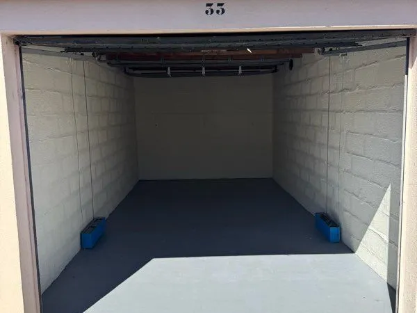 Loue box garage fermé
