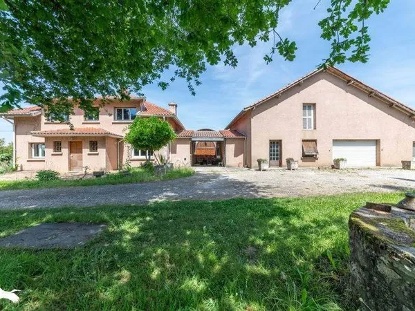 Maison de plain-pied 7 pièces 253 m²