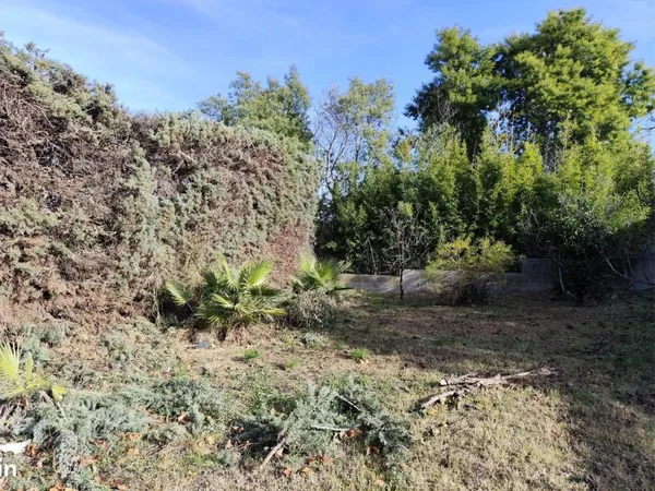Vends terrain constructible 297 m2