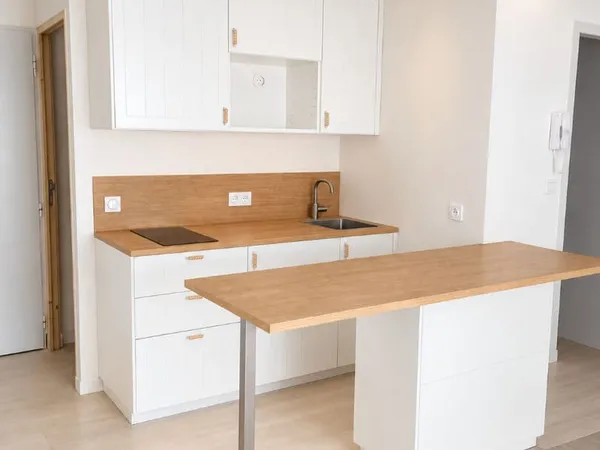 A VENDRE STUDIO LA ROCHELLE 29 M2