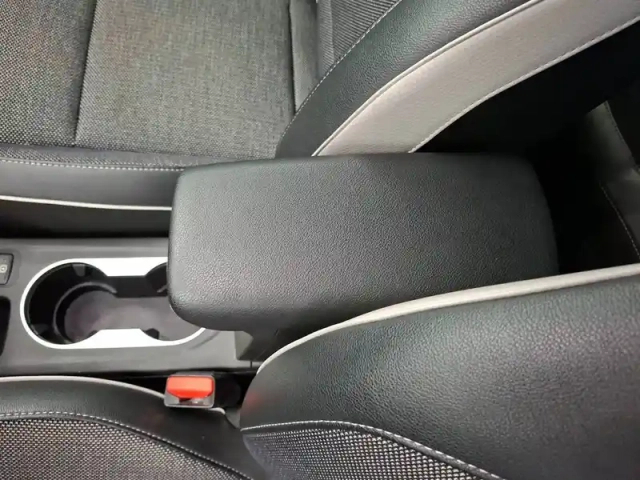 Renault Captur e-tech plug-in 160 — photo 23
