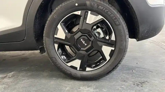 Kia Stonic 1.0 t-gdi 100 ch dct7 — photo 10