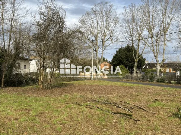 Bressols, à l'entrée du village,