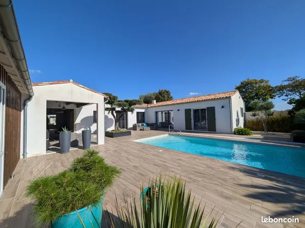 Maison contemporaine au calme