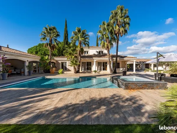 Maison 6 pièces 266 m²