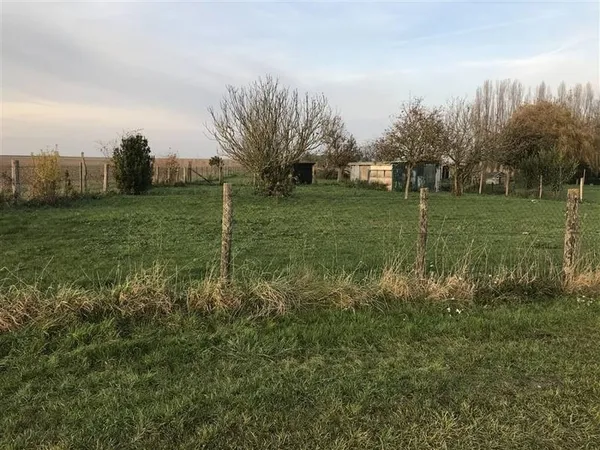 Terrain 322 m²