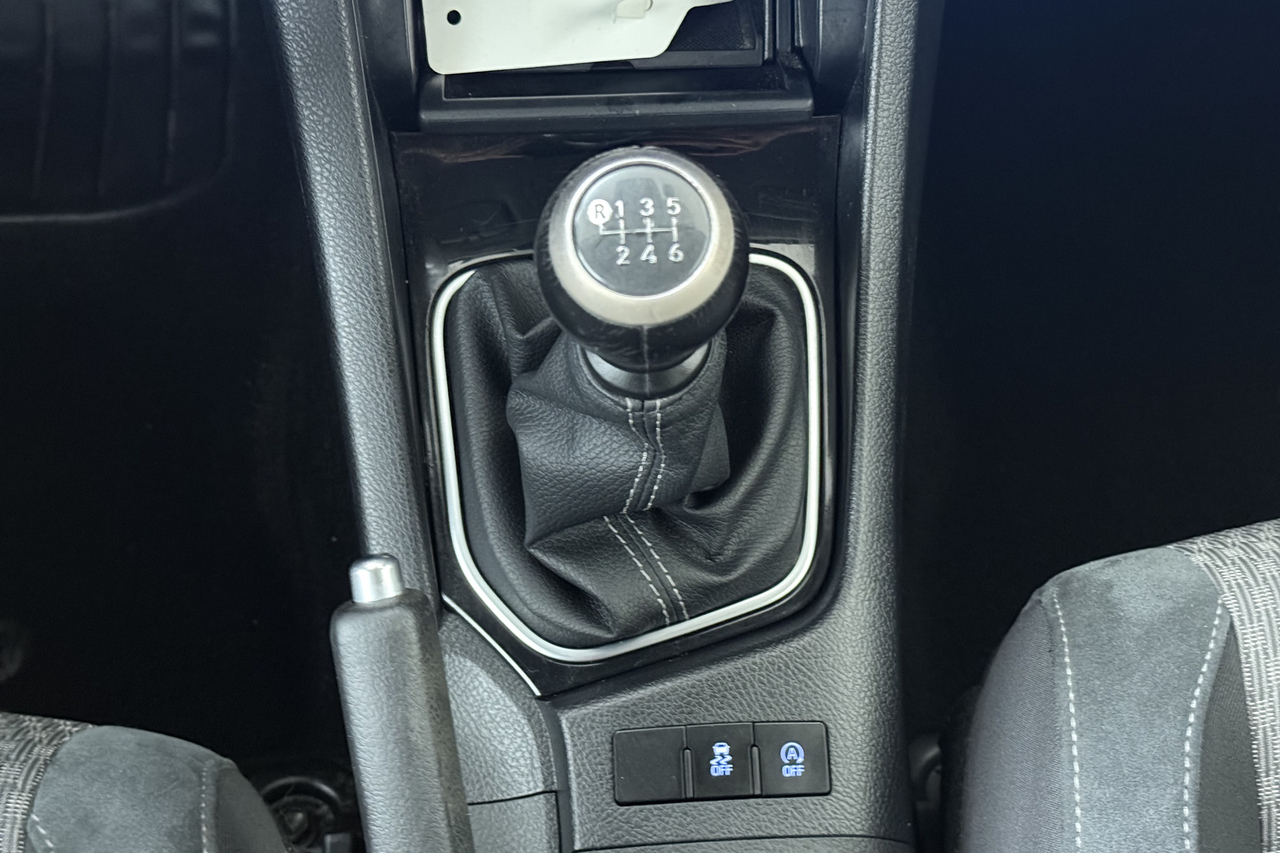 Toyota Auris Touring Sports — photo 12