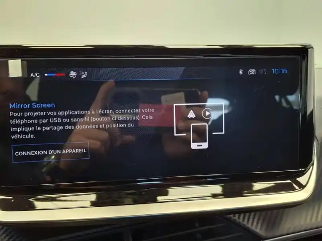 Peugeot 208 turbo 100 ch bvm6 — photo 26