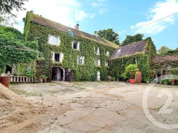 Maison 7 pièces 250 m²