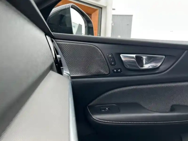 Volvo V60 t6 awd recharge 253 ch + 145 ch geartronic 8 — photo 22