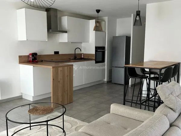 À louer - Très beau T4 meublé de 70,76 m² avec balcon et garage - Villeurbanne Saint-Jean