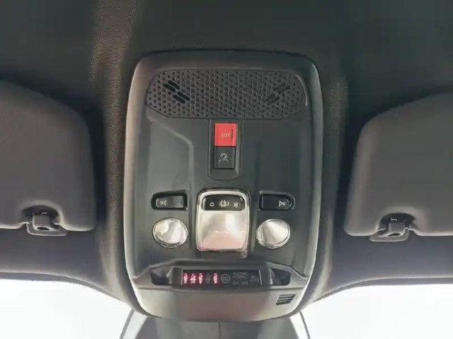 Peugeot 2008 hybrid 145 e-dcs6 — photo 19