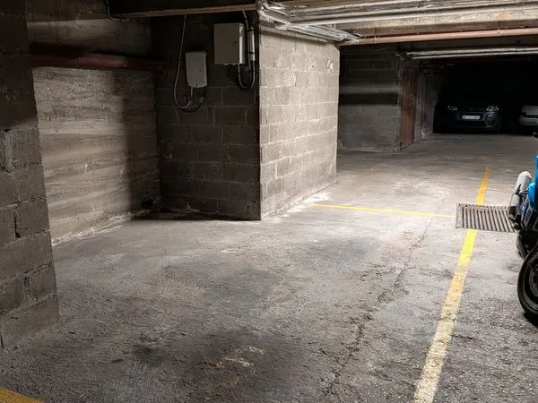 Location Place de Parking avec renfoncement - Villejuif Centre (Métro Paul Vaillant-Couturier)