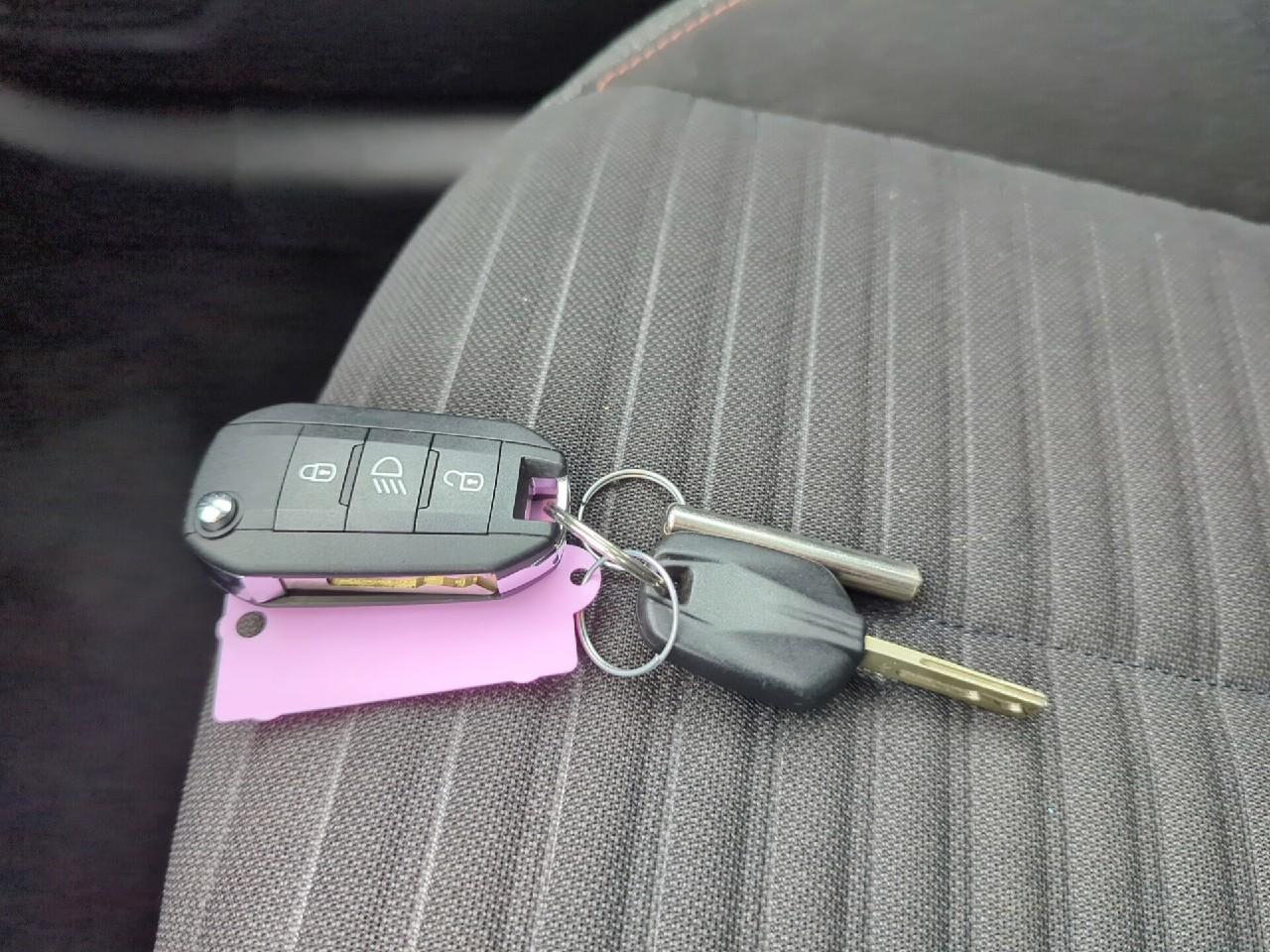Peugeot 208 puretech 75 s&s bvm5 active pack — photo 28