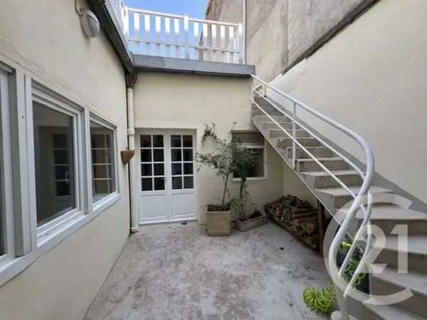 Maison 6 pièces 210 m²