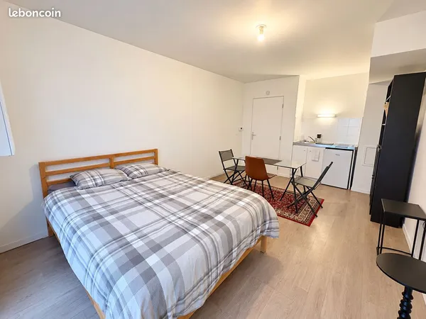 Studio 1 pièce 27 m²