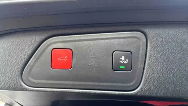 Peugeot 3008 hybrid 225 e-eat8 — photo 15