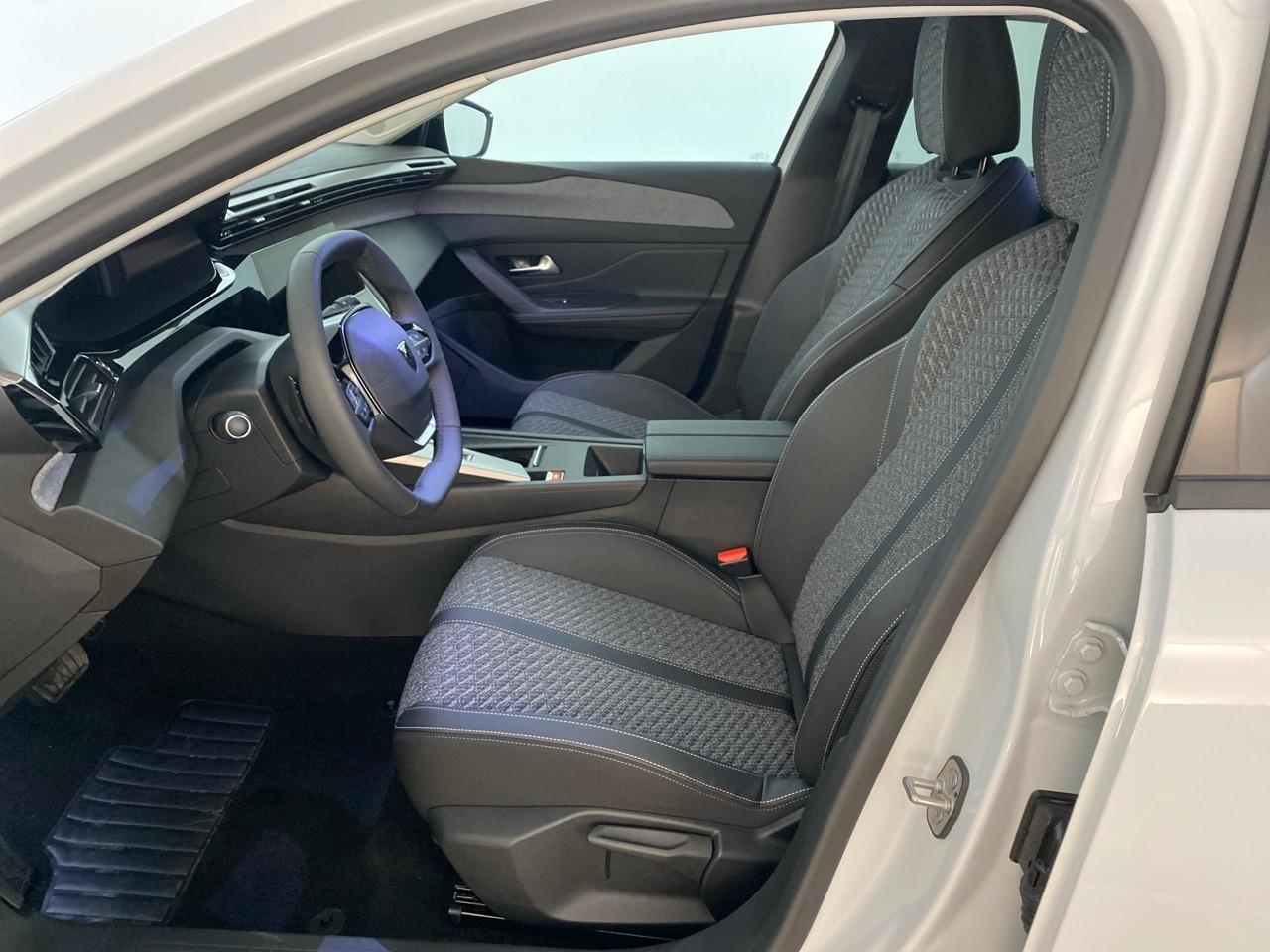 Peugeot 308 hybrid 145 e-dcs6 allure — photo 9