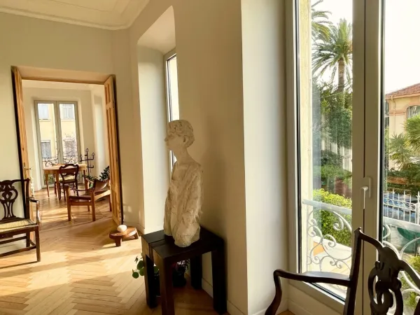 NICE - MONT BORON | APPARTEMENT DE PRESTIGE AU SEIN D'UNE VILLA HISTORIQUE