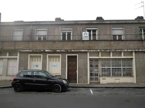 Immeuble de 142 m2 sh avec une cour à NOUZONVILLE