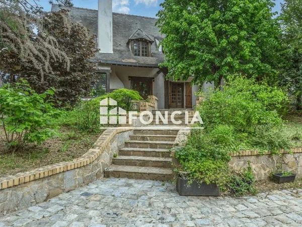 Maison 10 pièces 260 m²