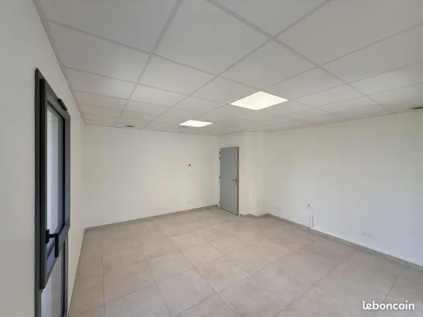 Bureaux 28 m² Lorgues