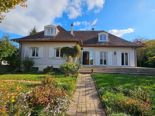 Maison 7 pièces 190 m²