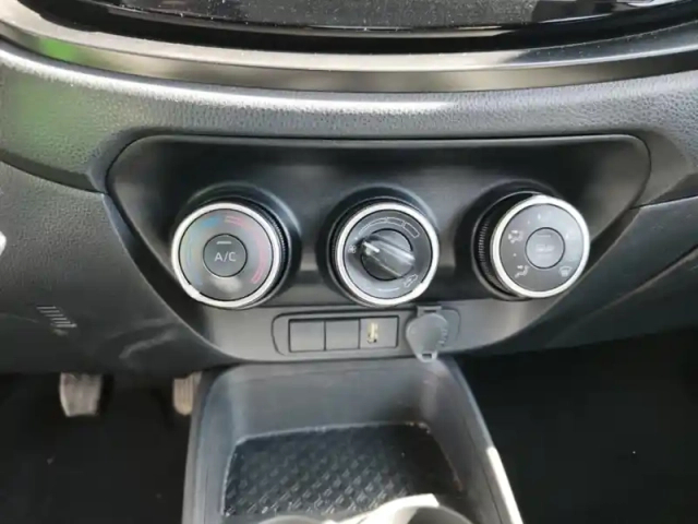 Toyota Aygo 1.0 vvt-i 72 dynamic — photo 18