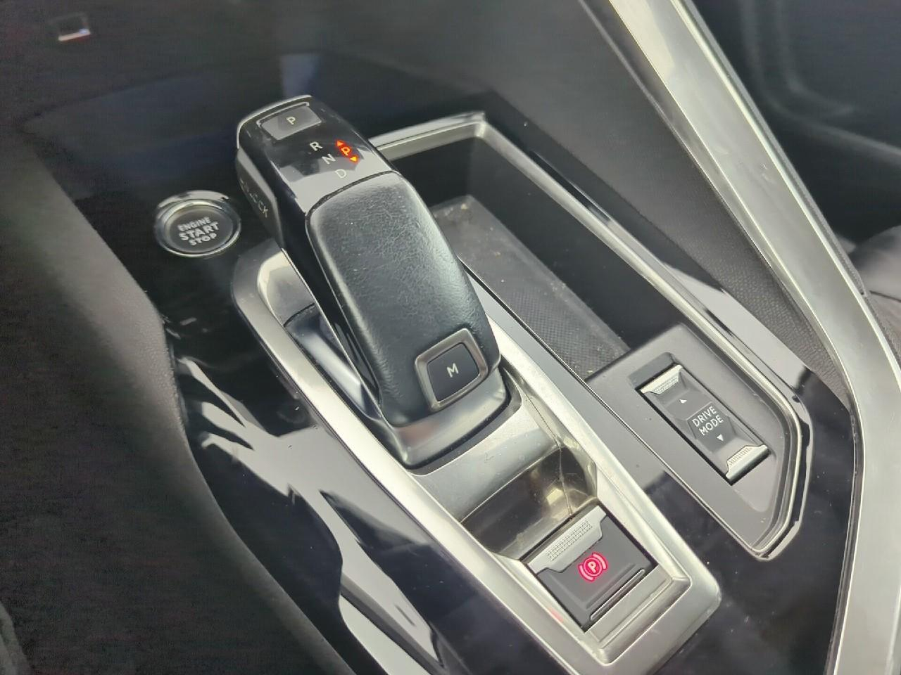 Peugeot 3008 puretech 130ch s&s eat8 allure pack — photo 32