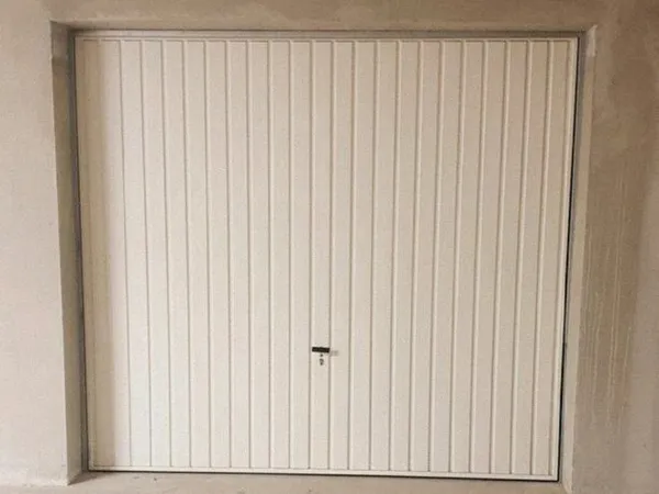 Garage ferme securise a louer
