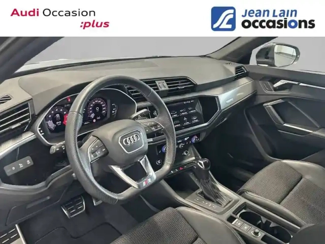 Audi Q3 sportback 35 tfsi 150 ch s tronic 7 — photo 11