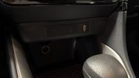 Toyota Yaris 116h Dynamic 5p MY22 — photo 30