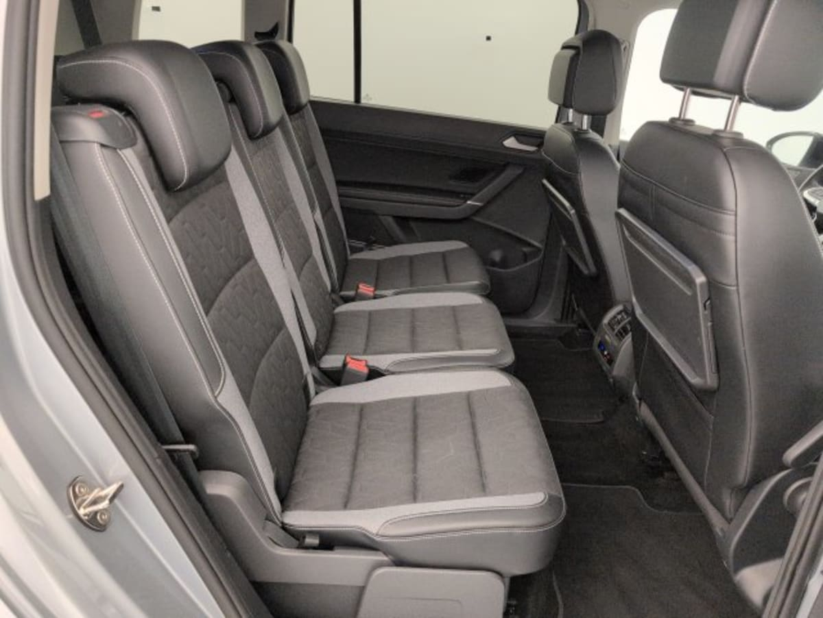 Volkswagen Touran — photo 10