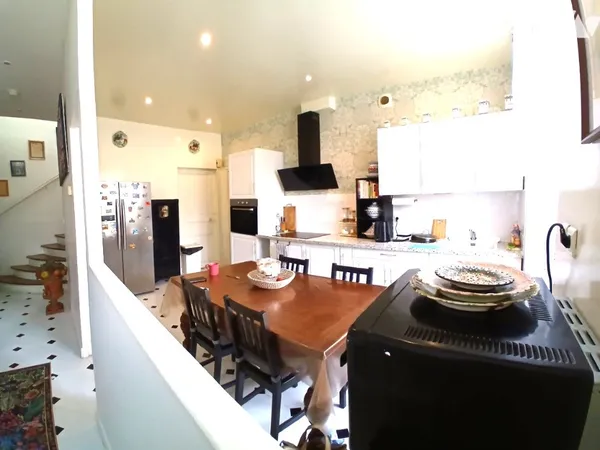 Maison 10 pièces 203 m²