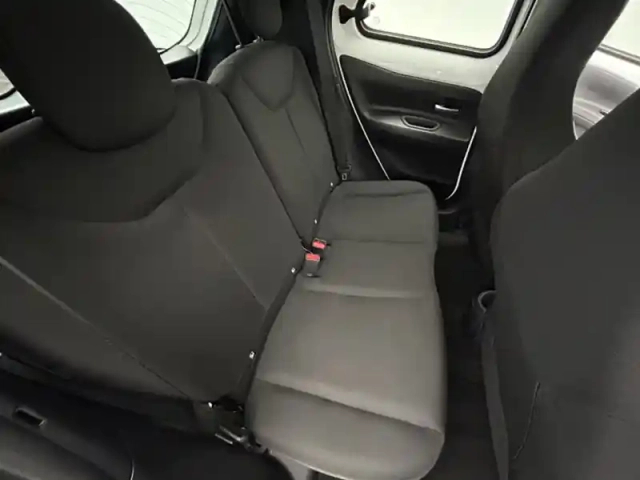 Toyota Aygo 1.0 s-cvt 72 dynamic — photo 19