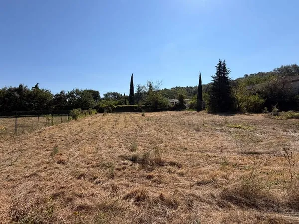 Terrain 1435 m²