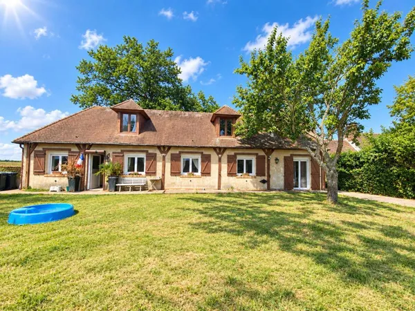 A la campagne maison 5 chambres avec piscine intérieure