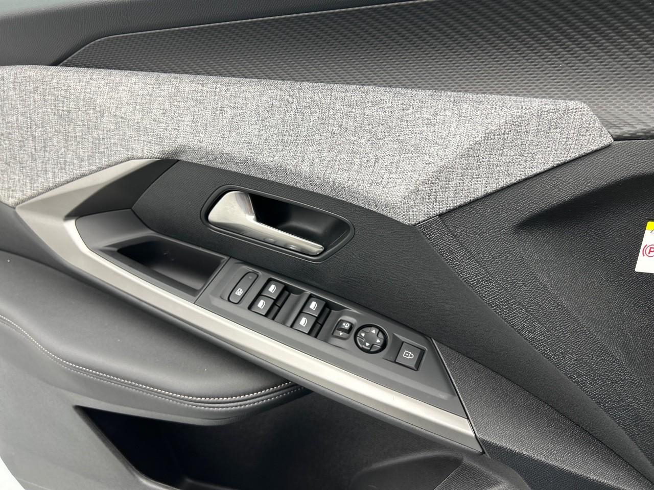 Peugeot 3008 hybrid 145 e-dcs6 allure — photo 31