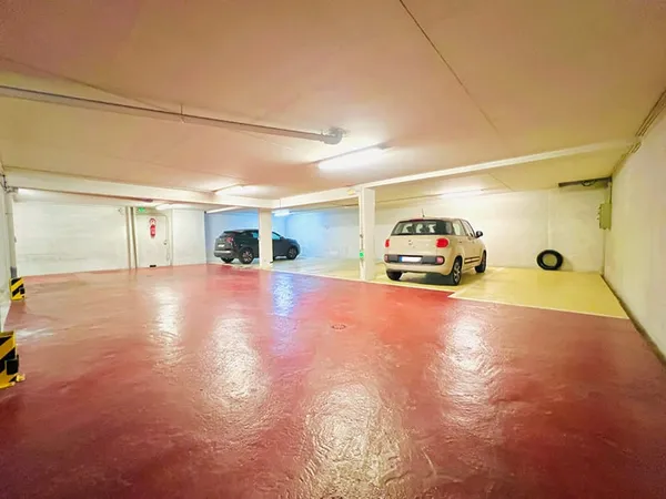 PARIS 14 - PLACE DE PARKING - 12,75 m²