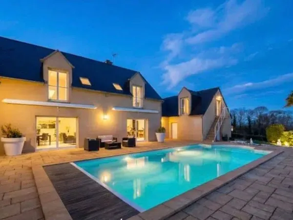 Maison 8 pièces 296 m²