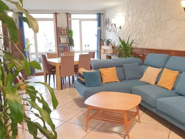🏡 À VENDRE - Grand appartement traversant de 121 m² avec garage et parking - Saint-Étienne, secteur 