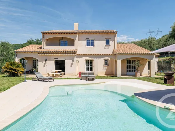 Maison 5 pièces 217 m²