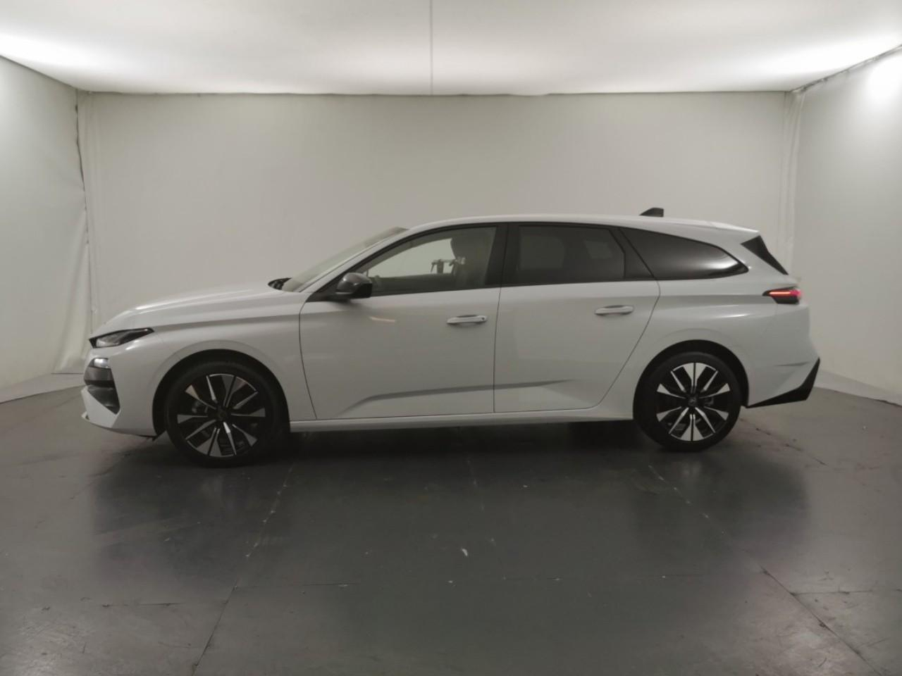 Peugeot 308 sw hybrid 145 e-dcs6 allure — photo 2