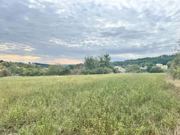Terrain 1100 m²