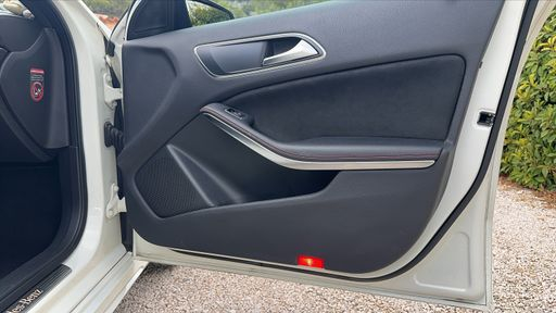 Mercedes Classe A 220 CDI 170 7G-Tronic - Fascination – 2013 – 161900 km – Diesel – Boîte Automatique — photo 32